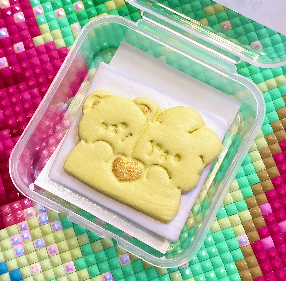 Bestfriends. Yellow. Wt. 9-10g. Scent: Lily Of the Walley
