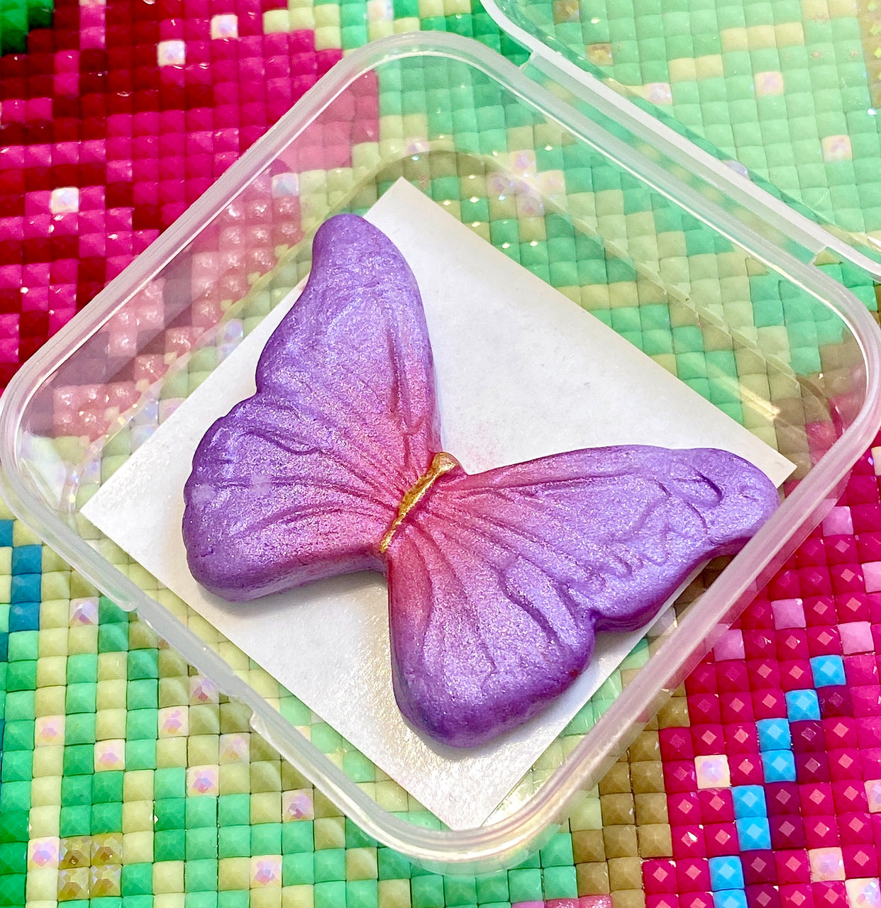 Butterfly. Purple/Pink. Wt. 8-9g. Scent: Grapes