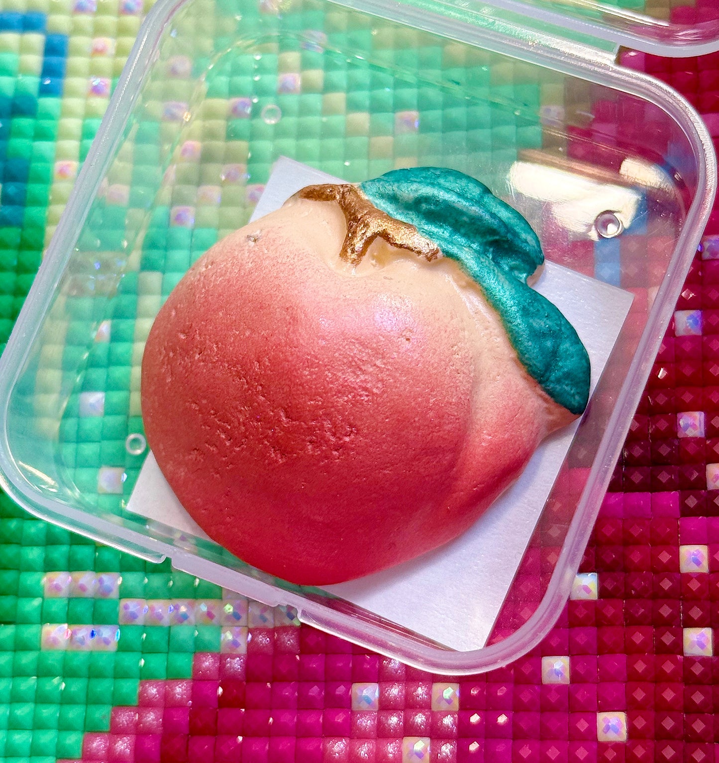 Peach. Wt. 11-12g. Scent: Peach