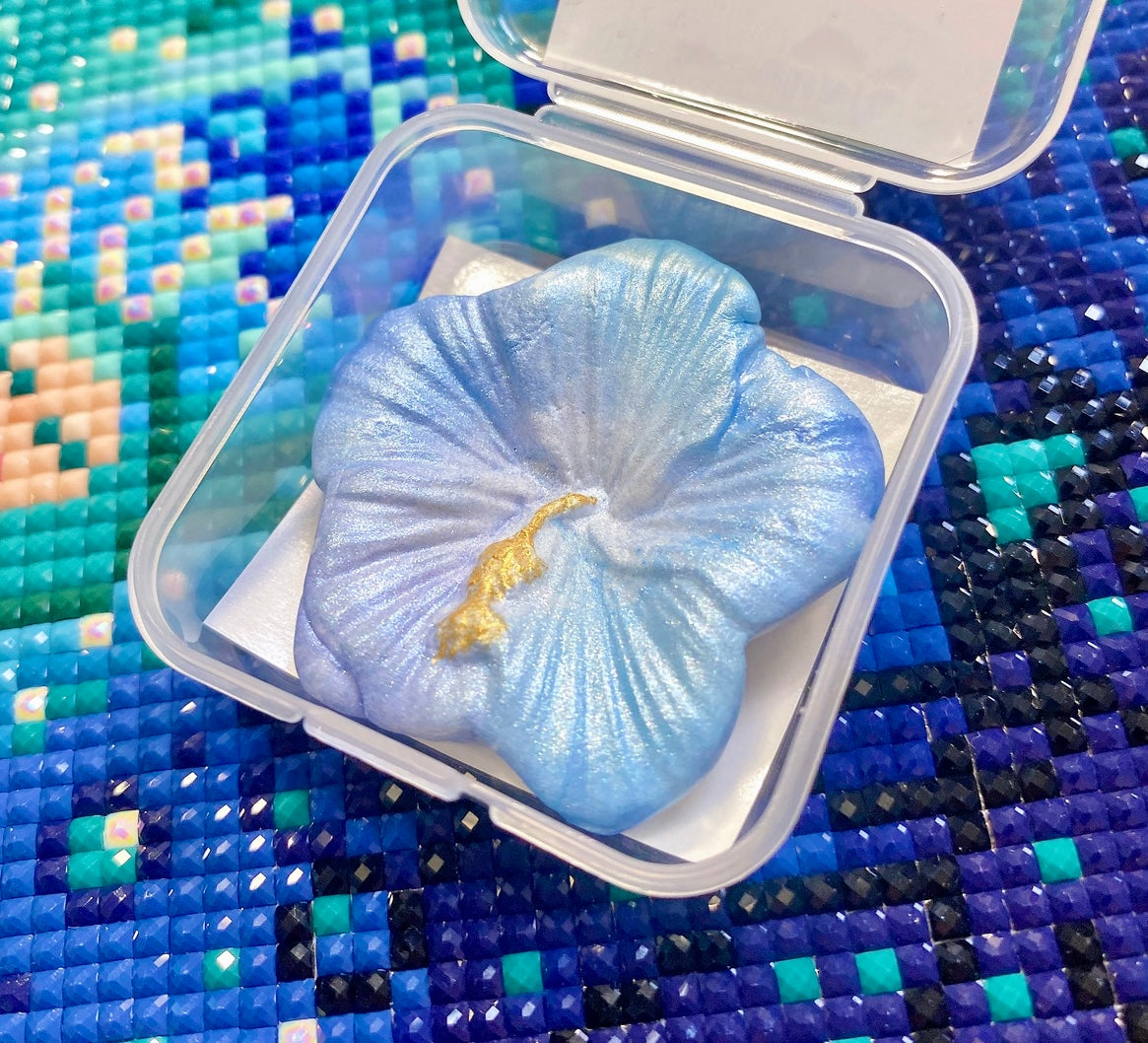 Hibiscus Flower. Blue/Purple. Wt. 10-11g. Scent: Blueberry