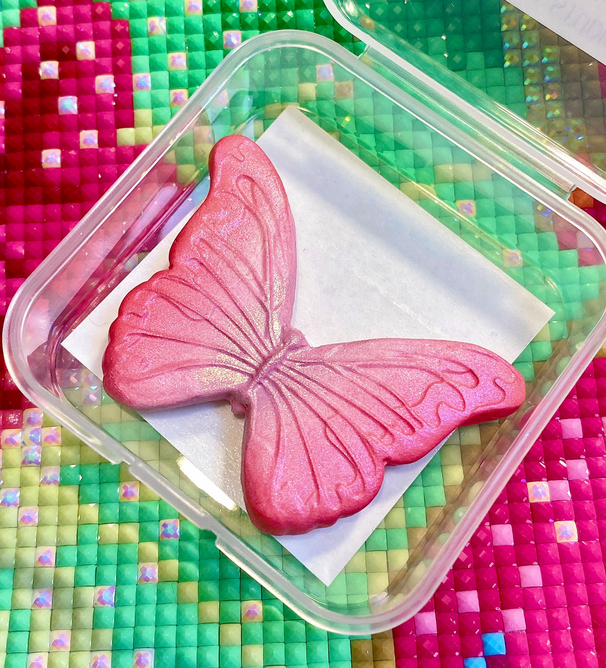 Butterfly. Pink. Wt. 8g. Scent: Marshmallow.