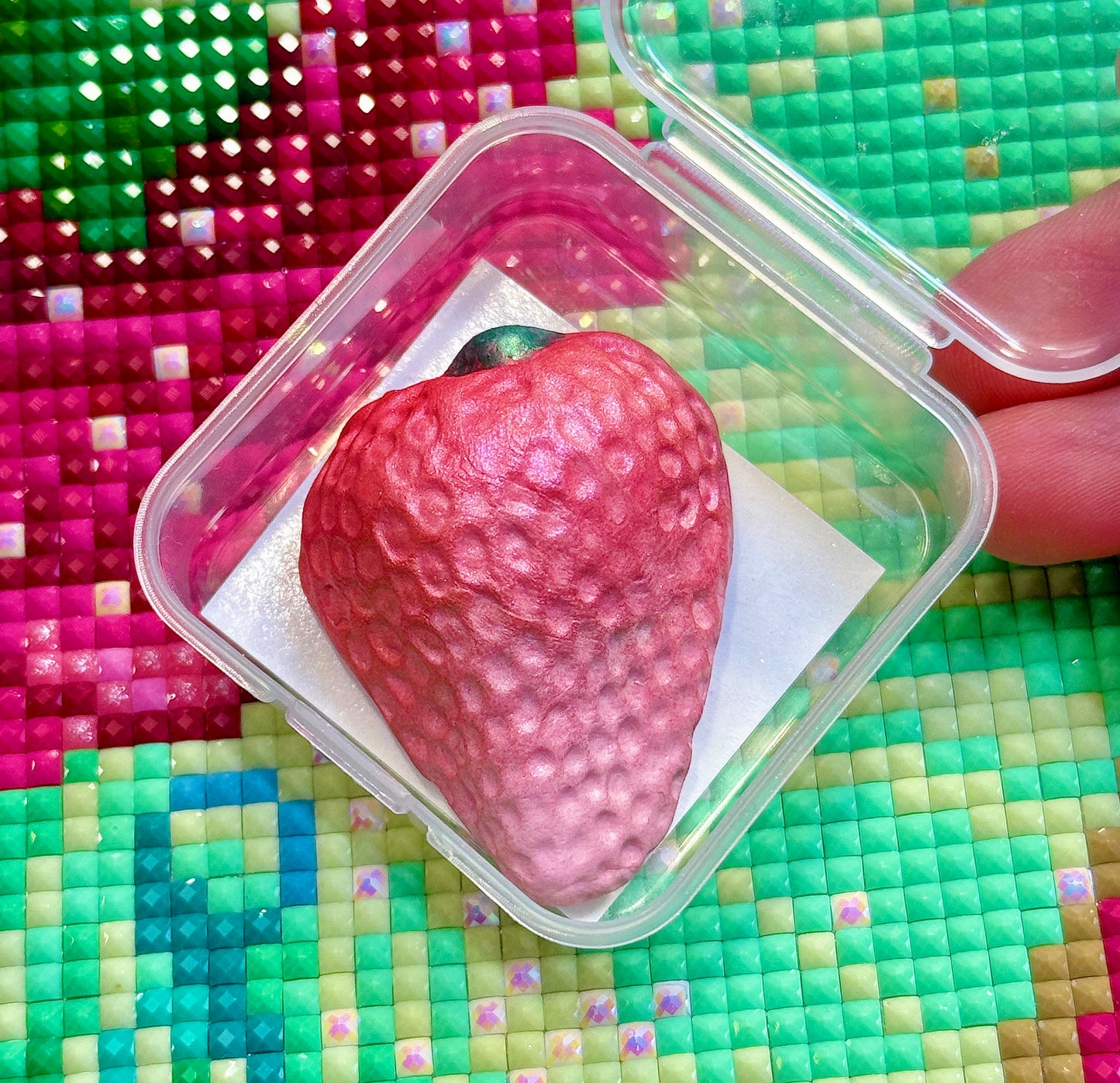 XL Strawberry. 13g. Scent: Strawberry