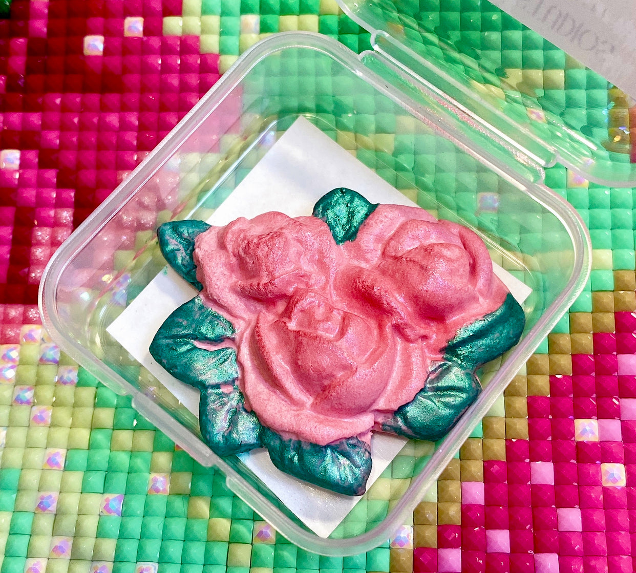 Bundle of Roses. Wt. 10g. Scent: Bloom.
