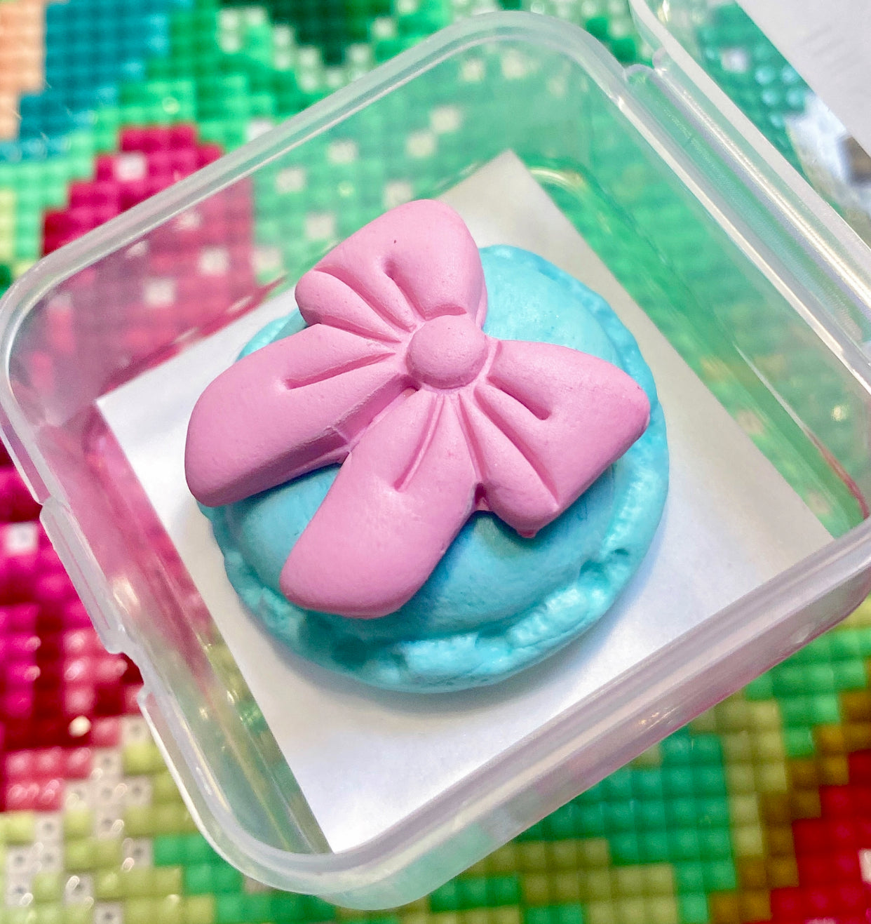 Ribbon Macaron | Wt. 9-10g | Scent: Flower Garden