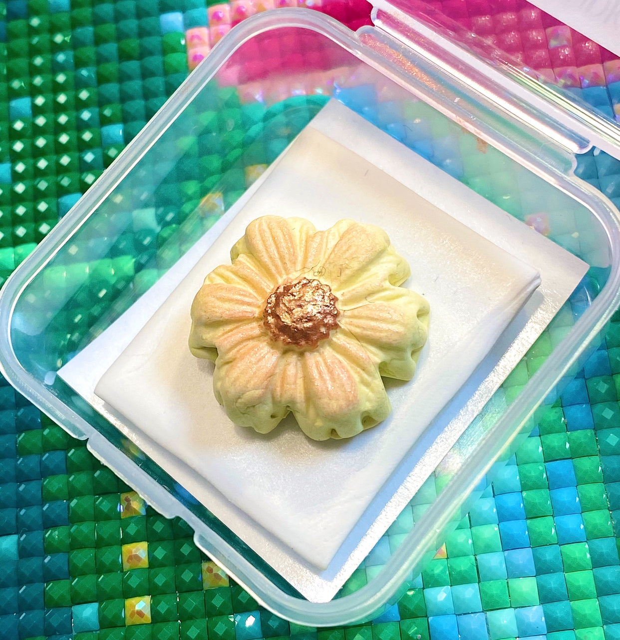 Sunflower. Wt. 9-10g. Scent: Garden