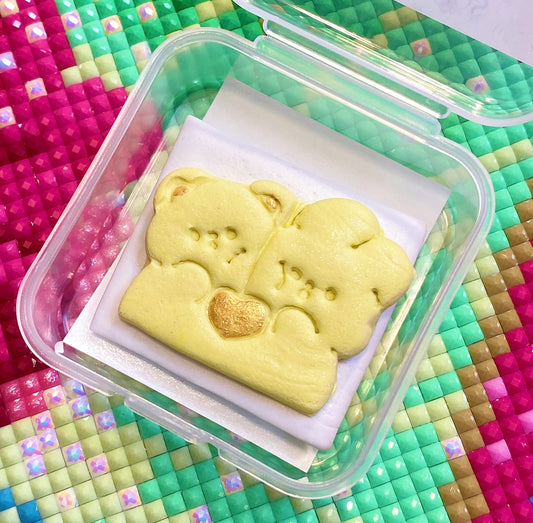 Bestfriends. Yellow. Wt. 9-10g. Scent: Lily Of the Walley