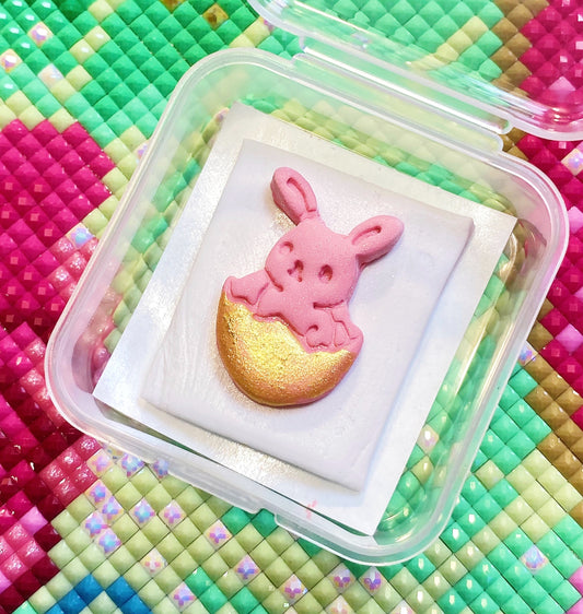 Easter Bunny. Wt. 9-10g. Scent: Toasted Marshmallow.