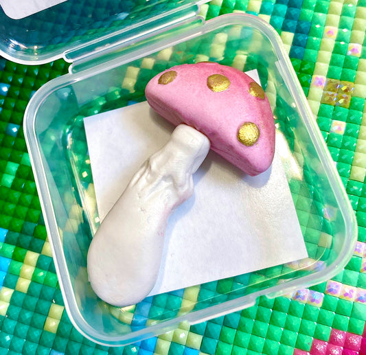 Mushroom Magic. Pink. Wt. 7-8g. Scent: Raspberry.