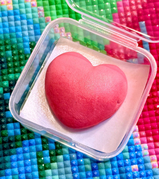 Heart | Wt. 8-9g | Scent: Pink Bubblegum