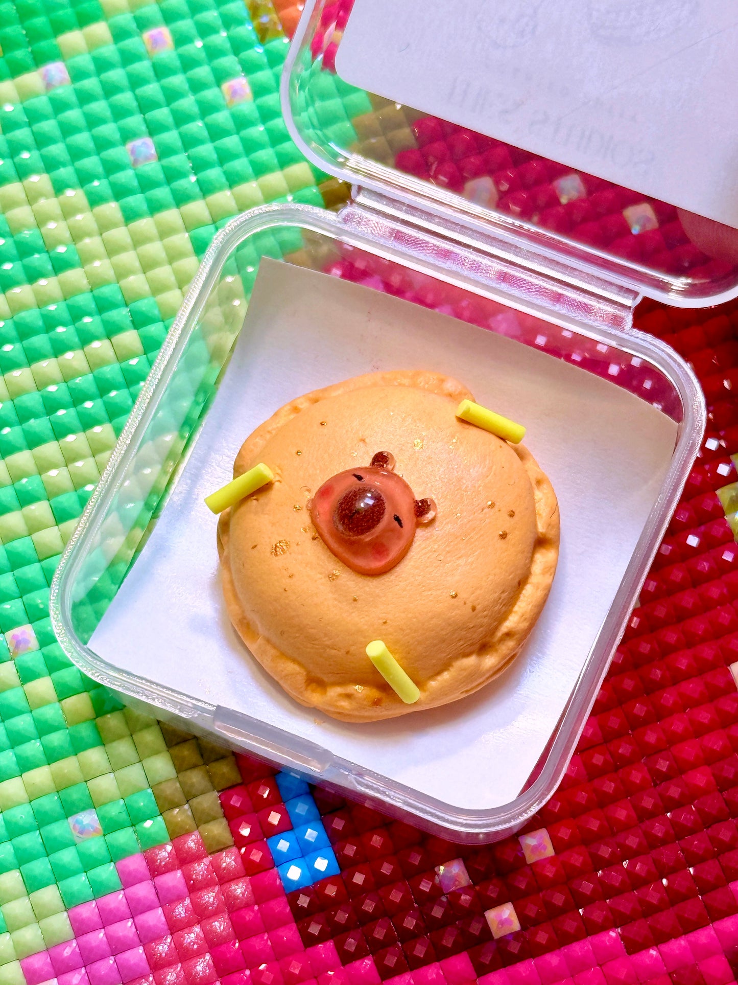 Capybara macaron | Wt. 9-10g | Scent: Lollipop