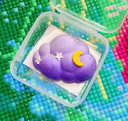 Head in the clouds. Purple. Wt. 9-10g. Scent: Blueberry