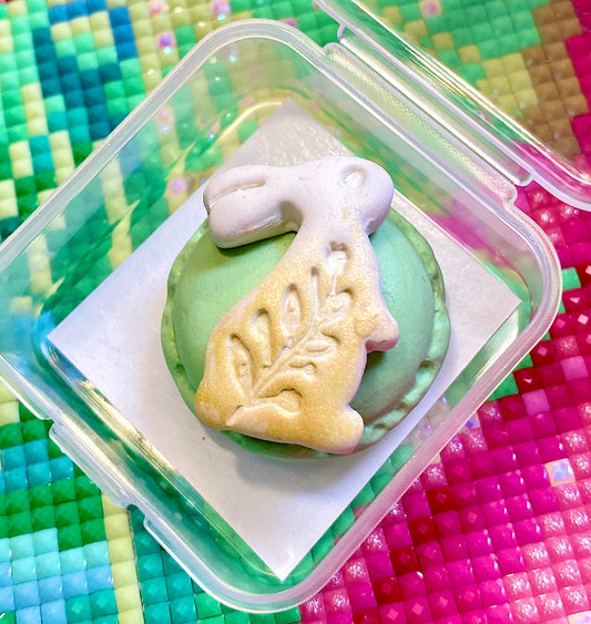 Spring Bunny Macaron. Green. Wt. 10-11g. Scent: Sweet Vanilla