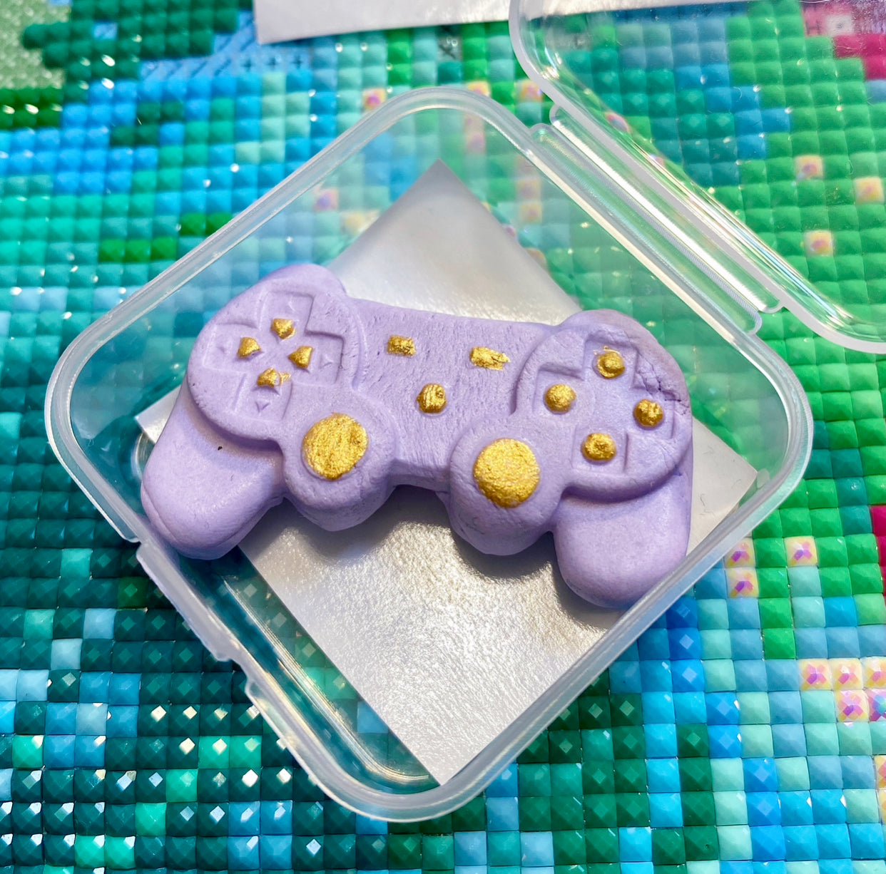 Game Time. Purple. Wt. 11-12g. Scent: Marshmallow