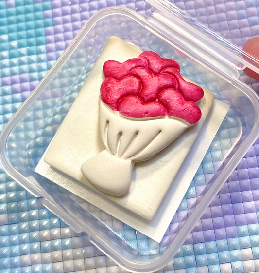 Lover’s Bouquet. Wt. 9-10g. Scent: Berries