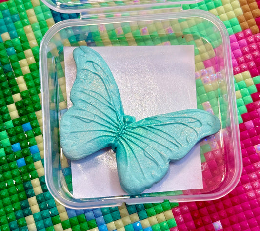 Green XL Butterfly. Wt. 9g. Scent: Passion Fruit