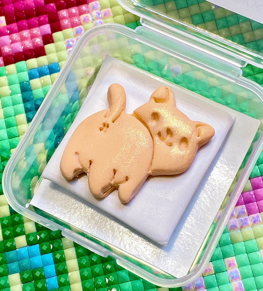 Shiba Inu Cookie. Wt. 9-10g. Scent: Gardenia