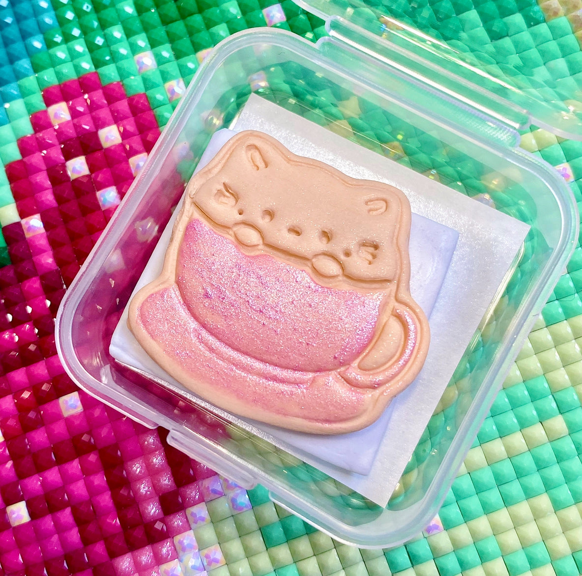 Peek-a-boo. Wt. 9-10g. Scent: Fresh Skies