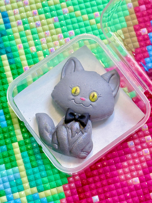Black Cat. Wt. 12-13g. Scent: Red Gummybear