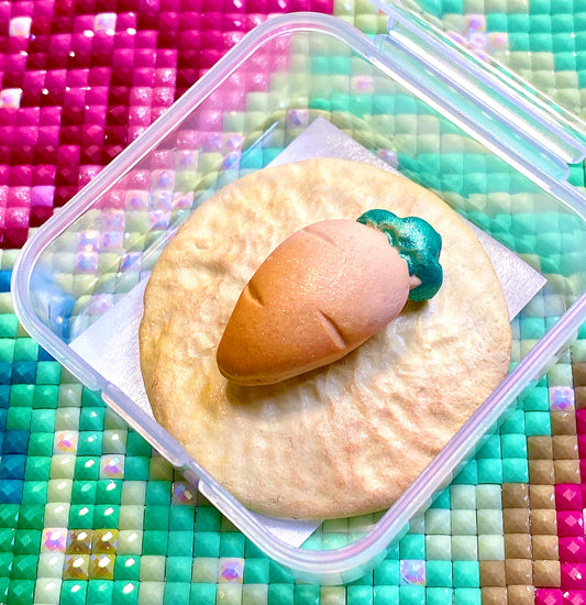 Carrot Chocolate Chip Cookie. Orange. Wt. 10-11g. Scent: Sweet Vanilla.