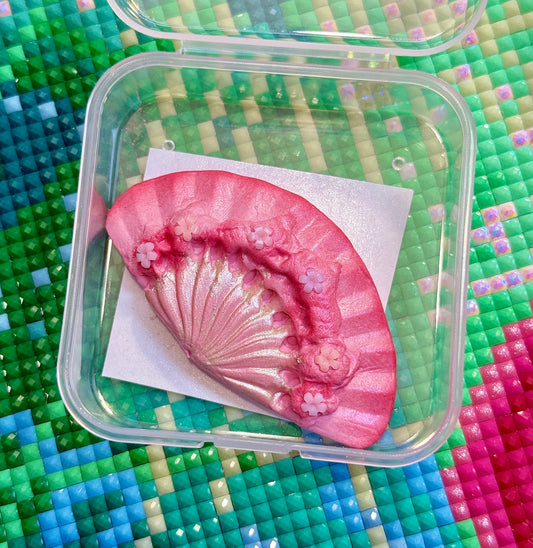 Oriental Fan. Pink. Wt. 9-10g. Scent: Flower Garden