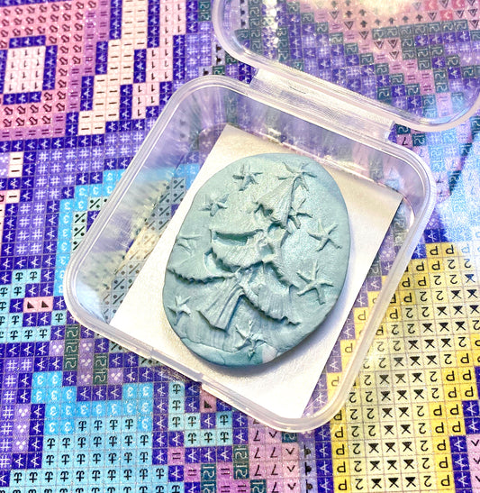 Christmas Tree | Limited Edition |Scent: Morning Rain | Wt. 8-9g