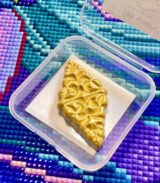 Golden Christmas Ornament | Scent: Sweet Orange | Wt. 8-9g