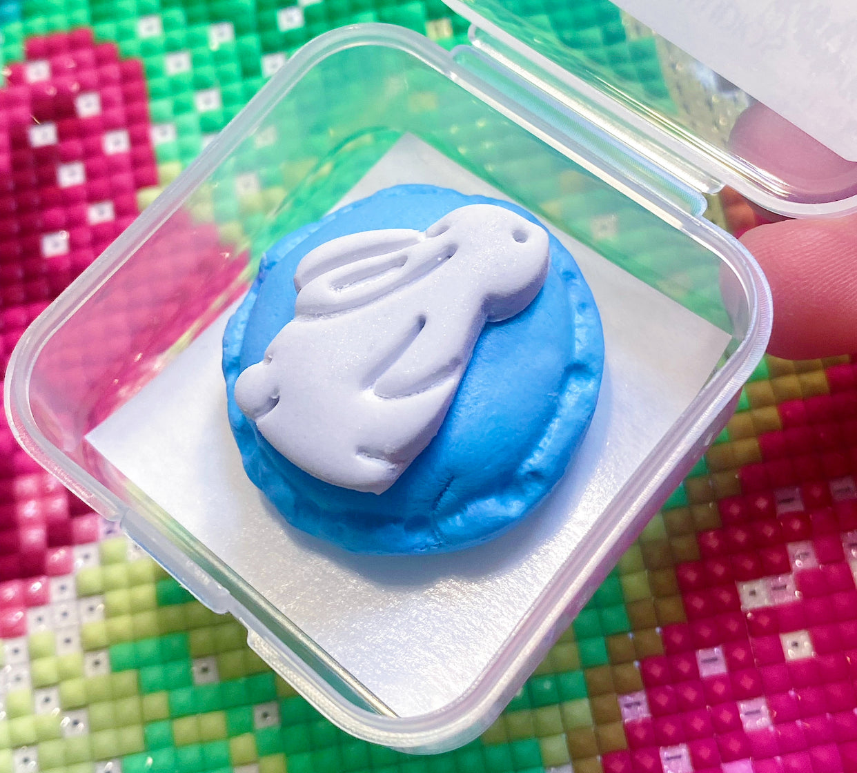 Bunny Macaron. Blue. Wt. 10-11g. Scent: Japanese Magnolia