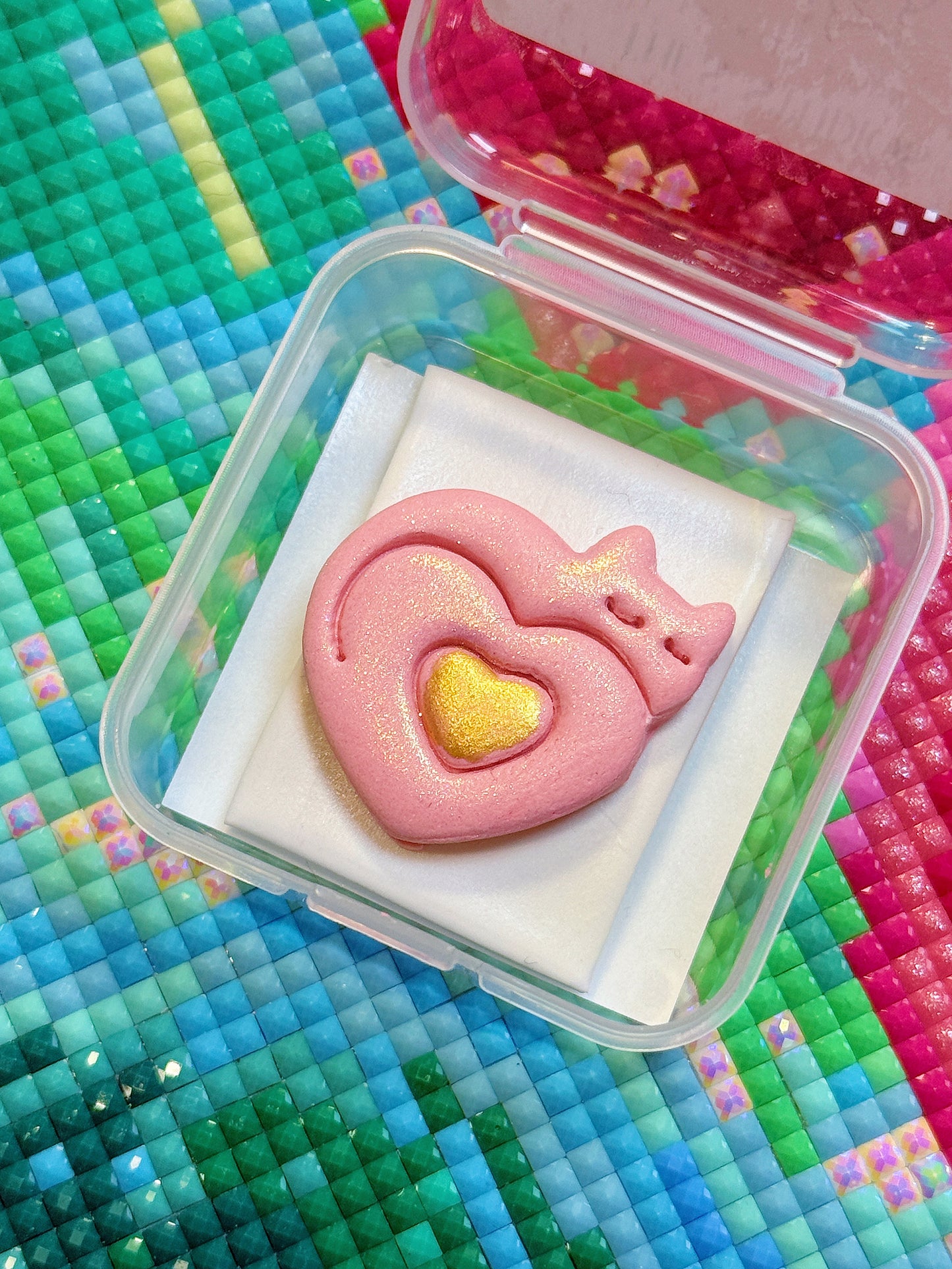 Sleeping cat | Wt. 9-10g | Scent: Raspberry