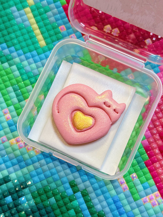 Sleeping cat | Wt. 9-10g | Scent: Raspberry