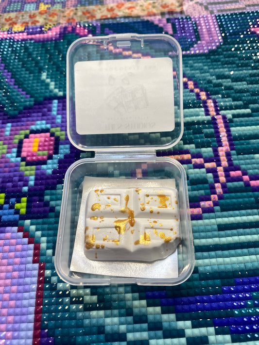 Chocolate Bar. White. Wt. 10-11g. Scent: Jasmine