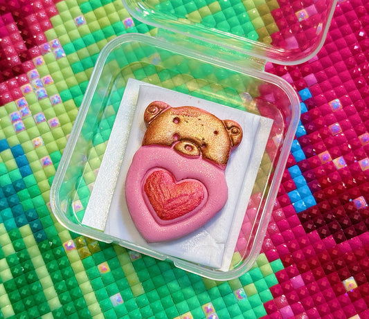 Teddybear heart. Wt. 9-10g. Scent: Jasmine