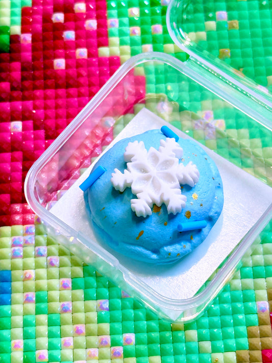 Snowflake Macaron | Limited Edition | Scent: Peppermint | Wt. 9-10g