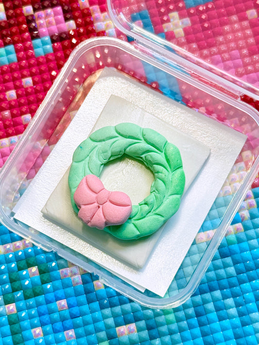 Christmas Wreath | Limited Edition | Wt. 9-10g. | Scent: Christmas Wreath