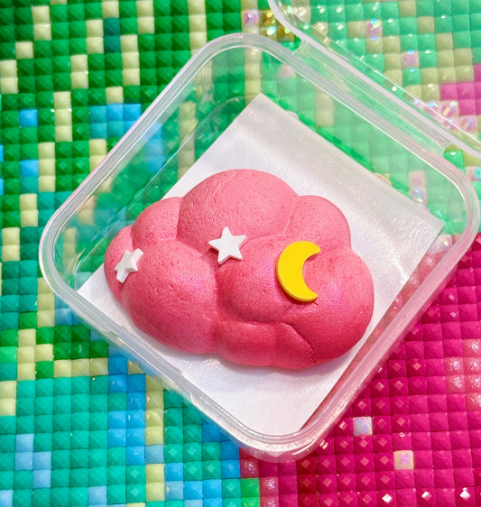 Head in the clouds. Pink. Wt. 9-10g. Scent: Bergamot
