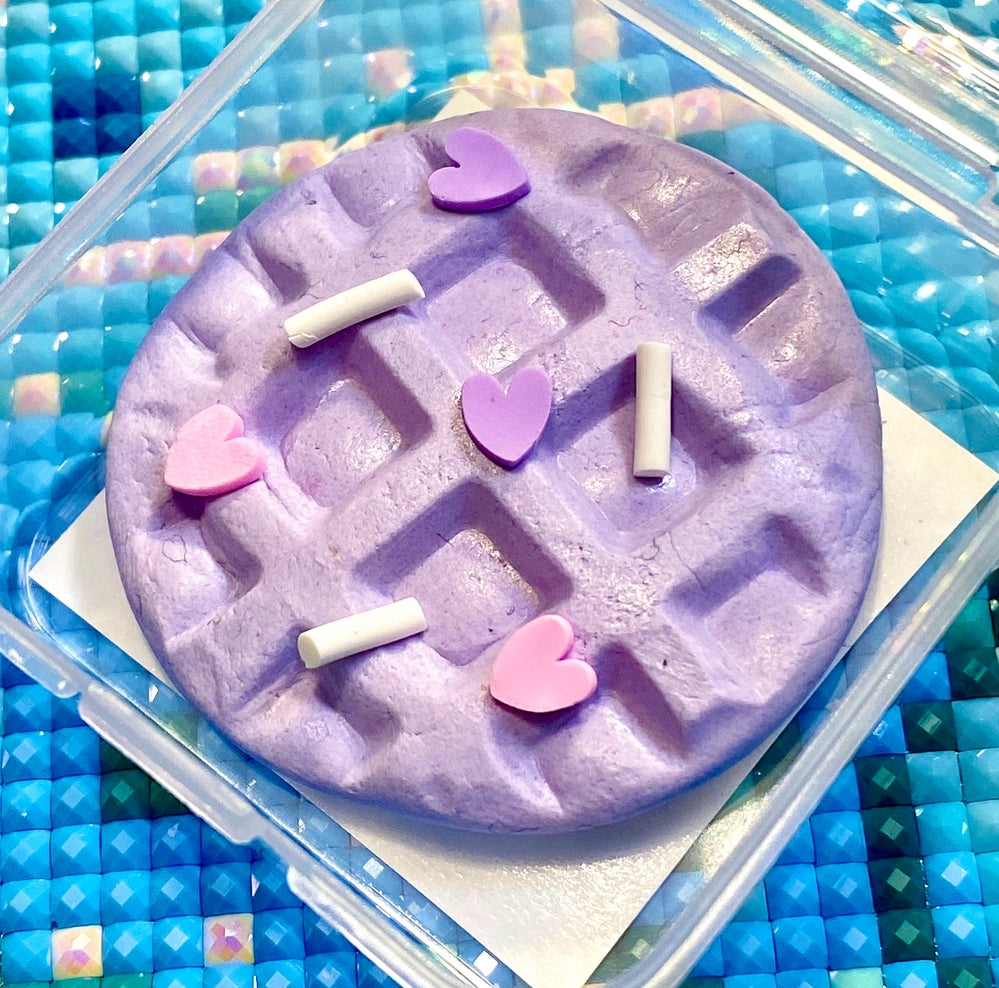 Heart Sprinkles Waffle. Purple. Wt. 10-11g. Scent: Grapes